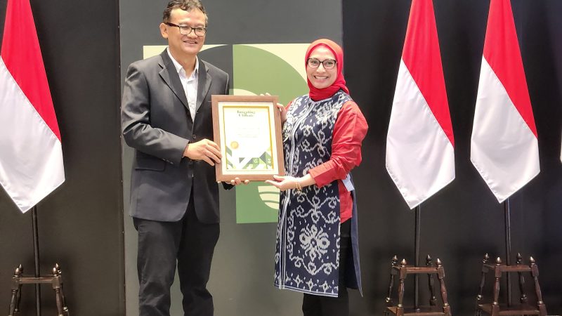 Astra Agro Lestari Peroleh Penghargaan Best Literacy for Climate Resilience dari  Investing on Climate