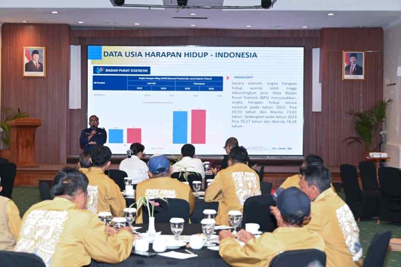 Sinergi ONE Pertamina: PHE ONWJ dan PertaLife Dorong Literasi Keuangan dan Kesehatan Komunitas Pesisir