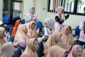 PLN EPI Tebar “Energi Kasih” untuk Lansia di Hari Kartini