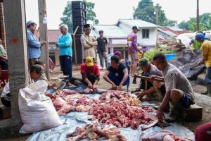 PLN EPI Salurkan Sedekah Daging Berkah untuk 360 Keluarga Kurang Mampu