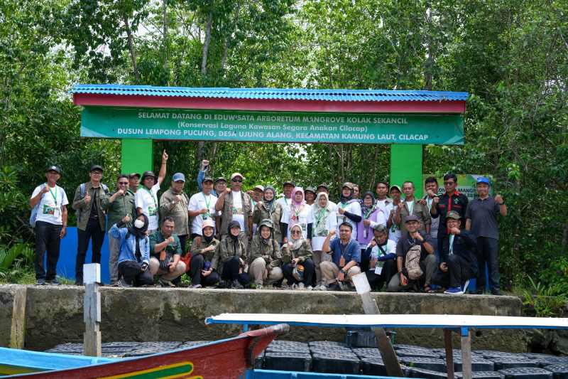 PLN EPI Dukung Konservasi Mangrove Cilacap Lewat Pelatihan dan Studi Banding untuk Warga Pesisir